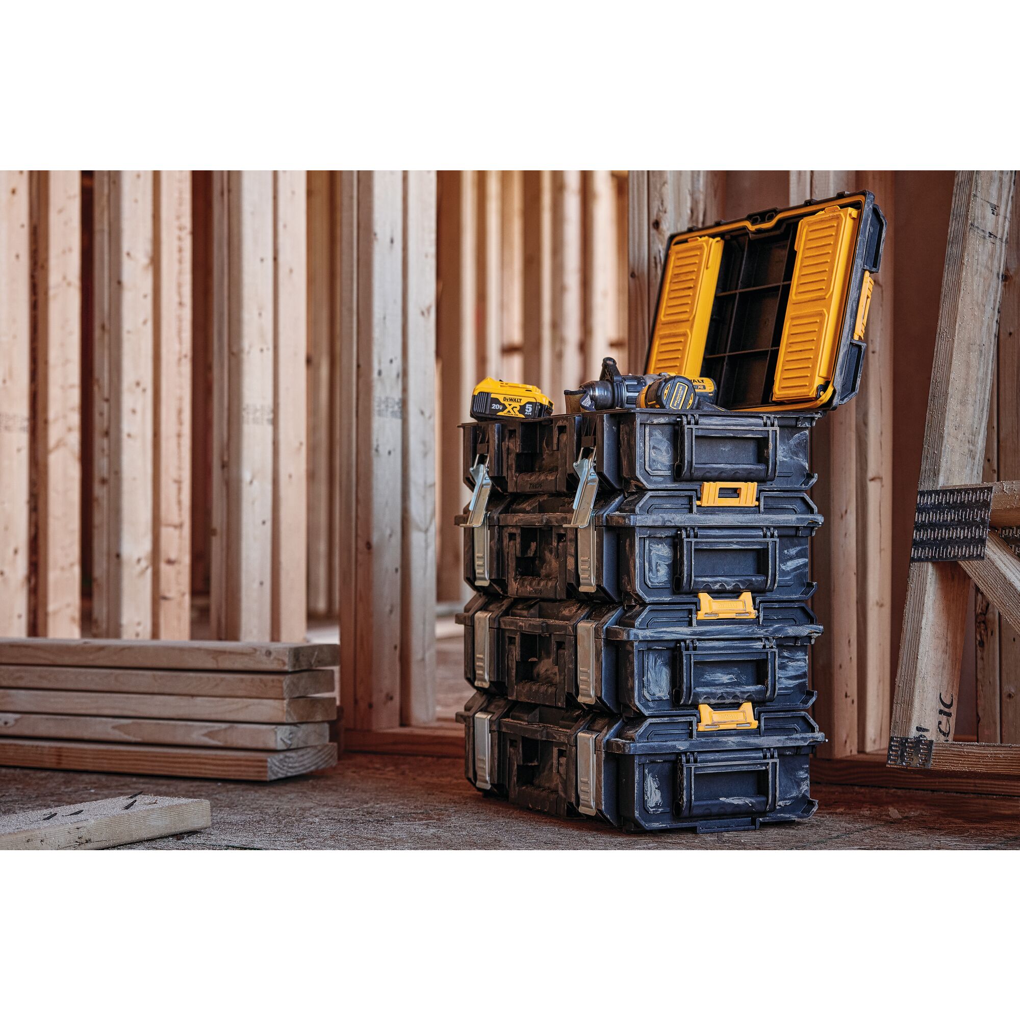 Dewalt battery best sale 5 amp