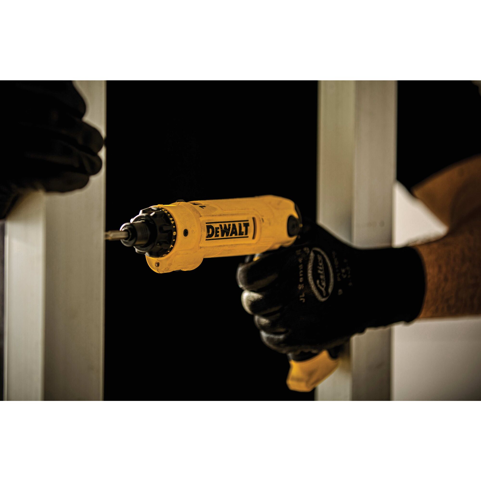 8V MAX Screwdriver DEWALT