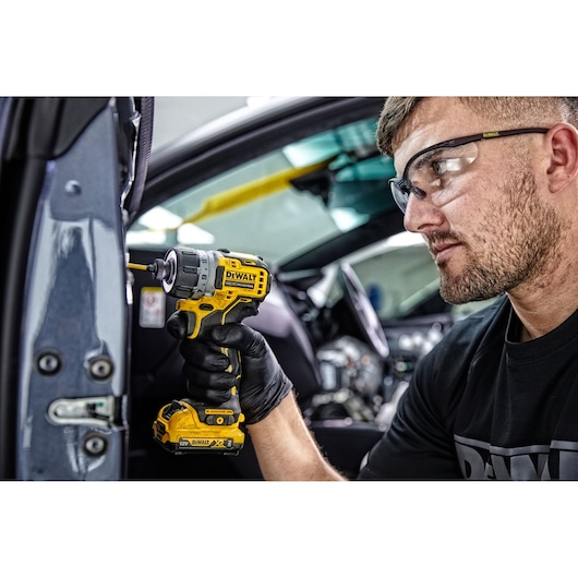 12V MAX Sub-Compact Screwdriver, 2.0Ah Battery