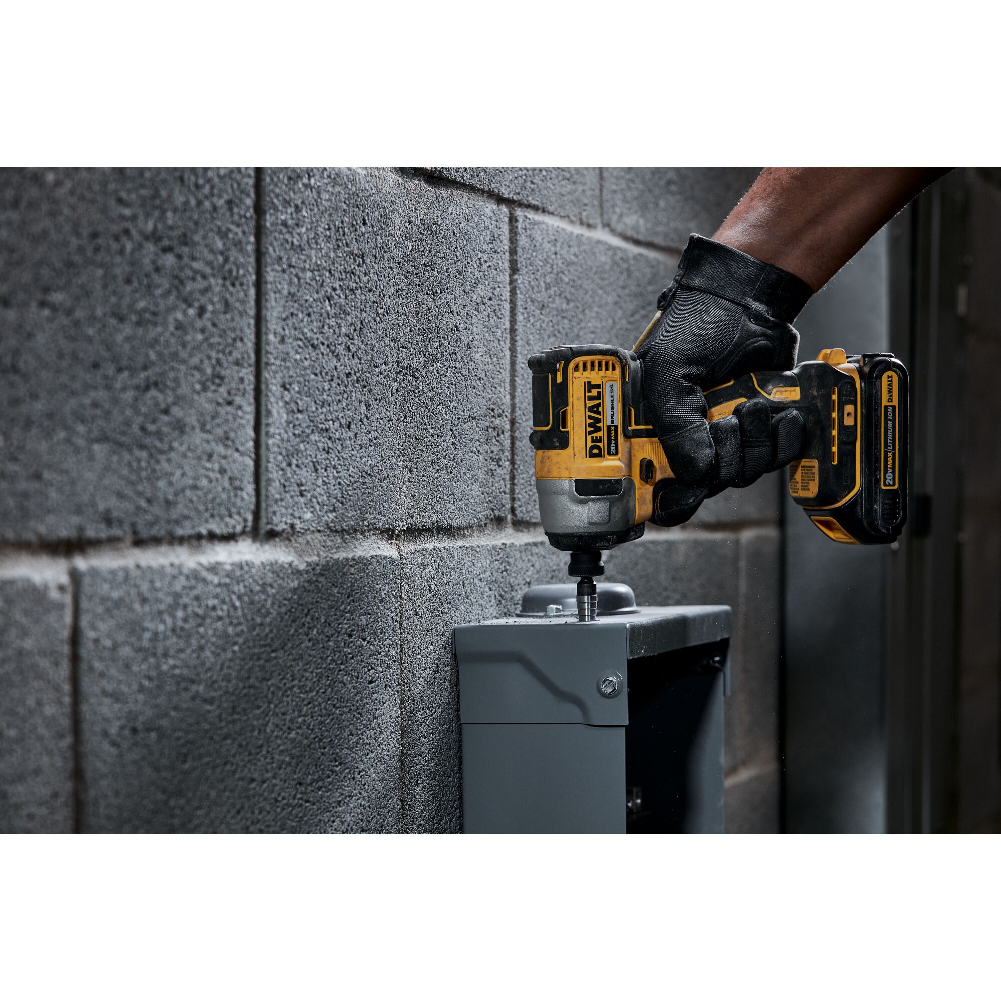 20V MAX Brushless 1 4 in. Cordless Impact Driver Kit DEWALT