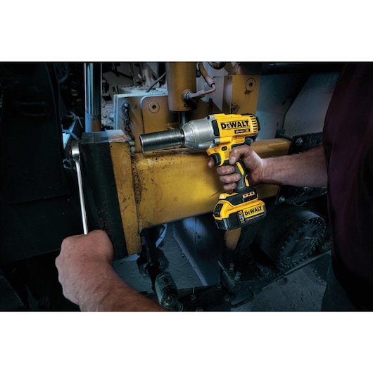 Dewalt Cordless Impact Wrench Dcf899p2 at best price in Mumbai