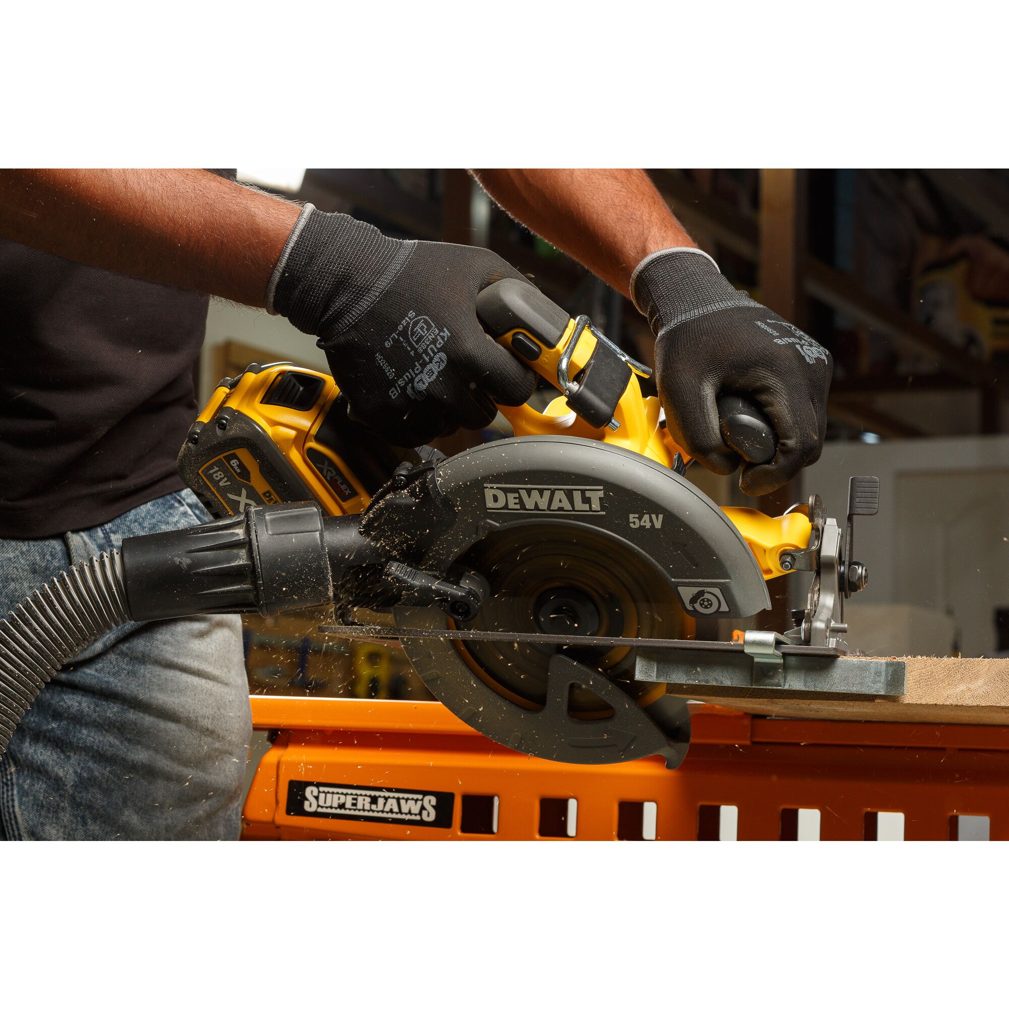 Dewalt 54v best sale flexvolt circular saw