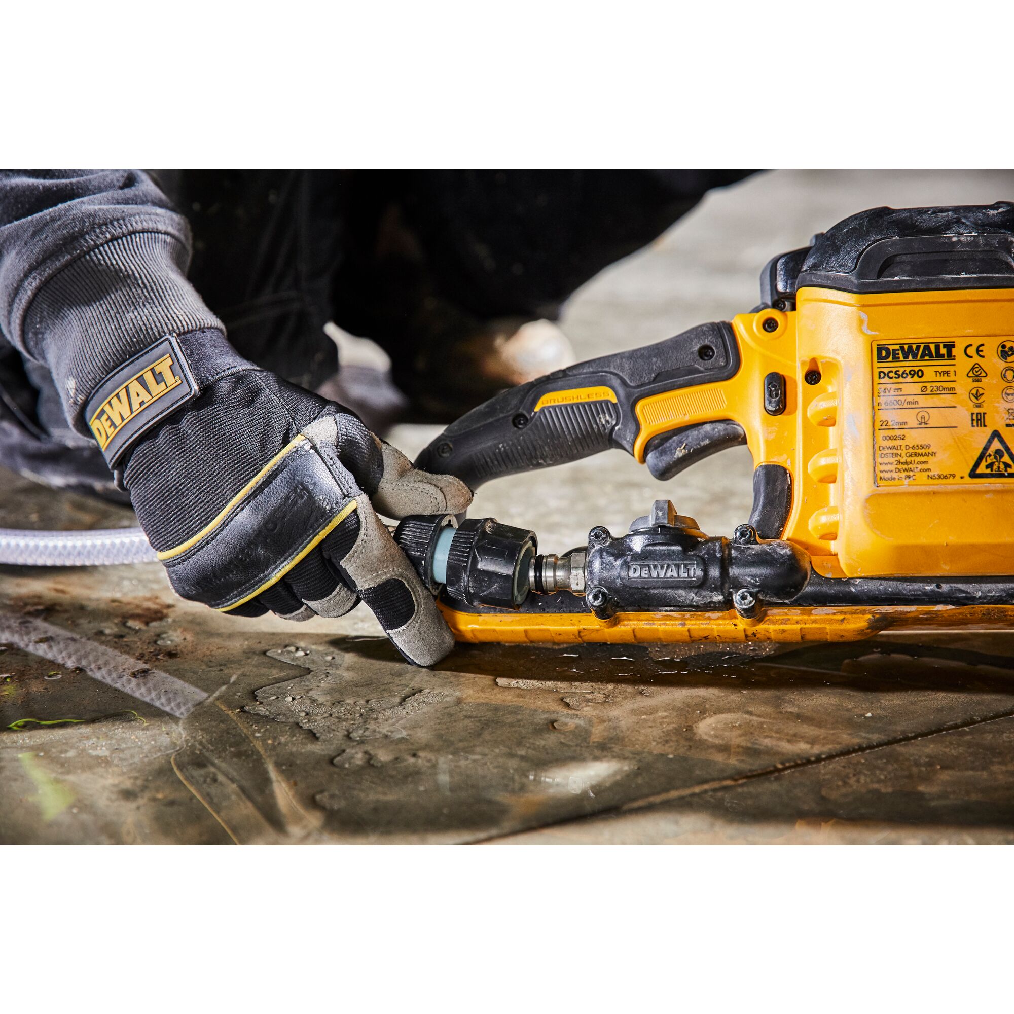 Dewalt dcs690x2 54v xr flexvolt 230mm cut off saw hot sale