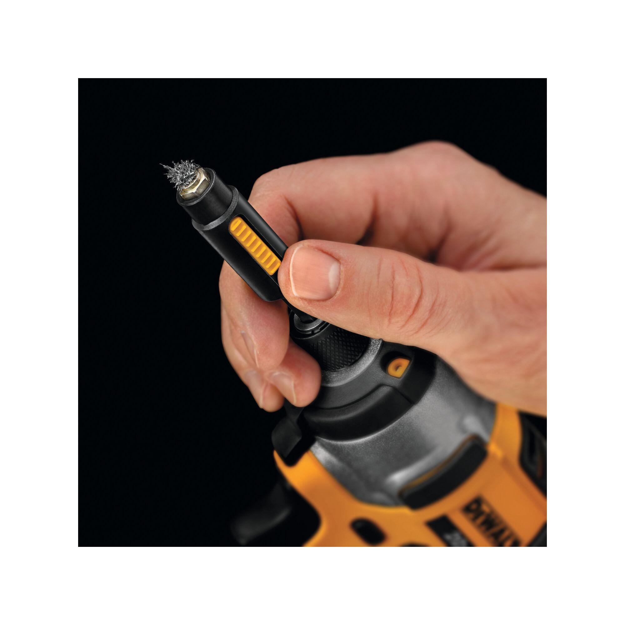 Cleanable Hexagonal Magnetic Nut/Socket Driver 8mm | DEWALT