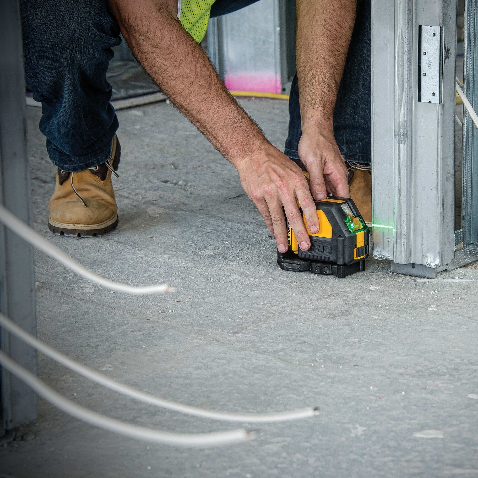 Dewalt 12 volt online laser level