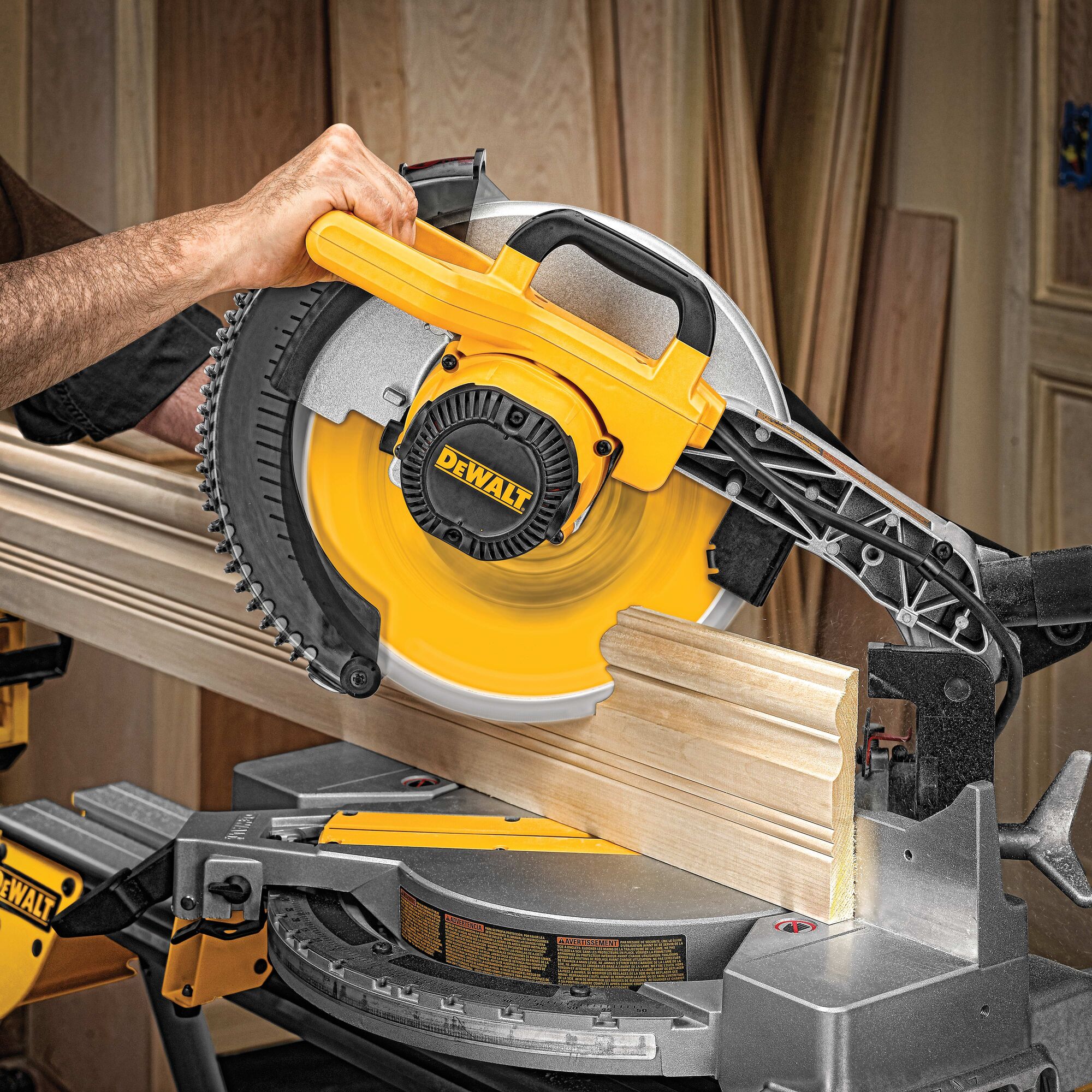 Dewalt 12 best sale inch chop saw