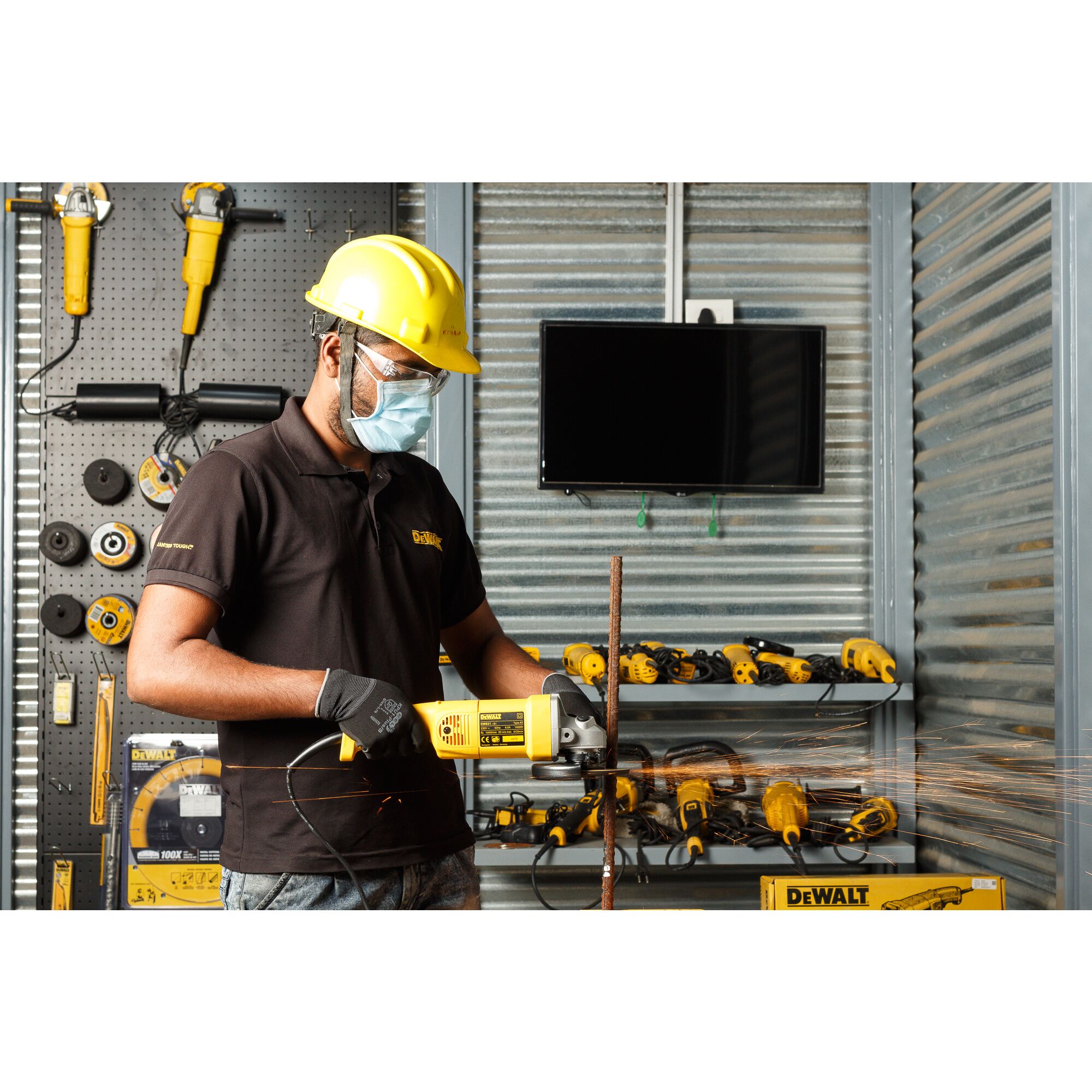 Dewalt 5 discount inch angle grinder