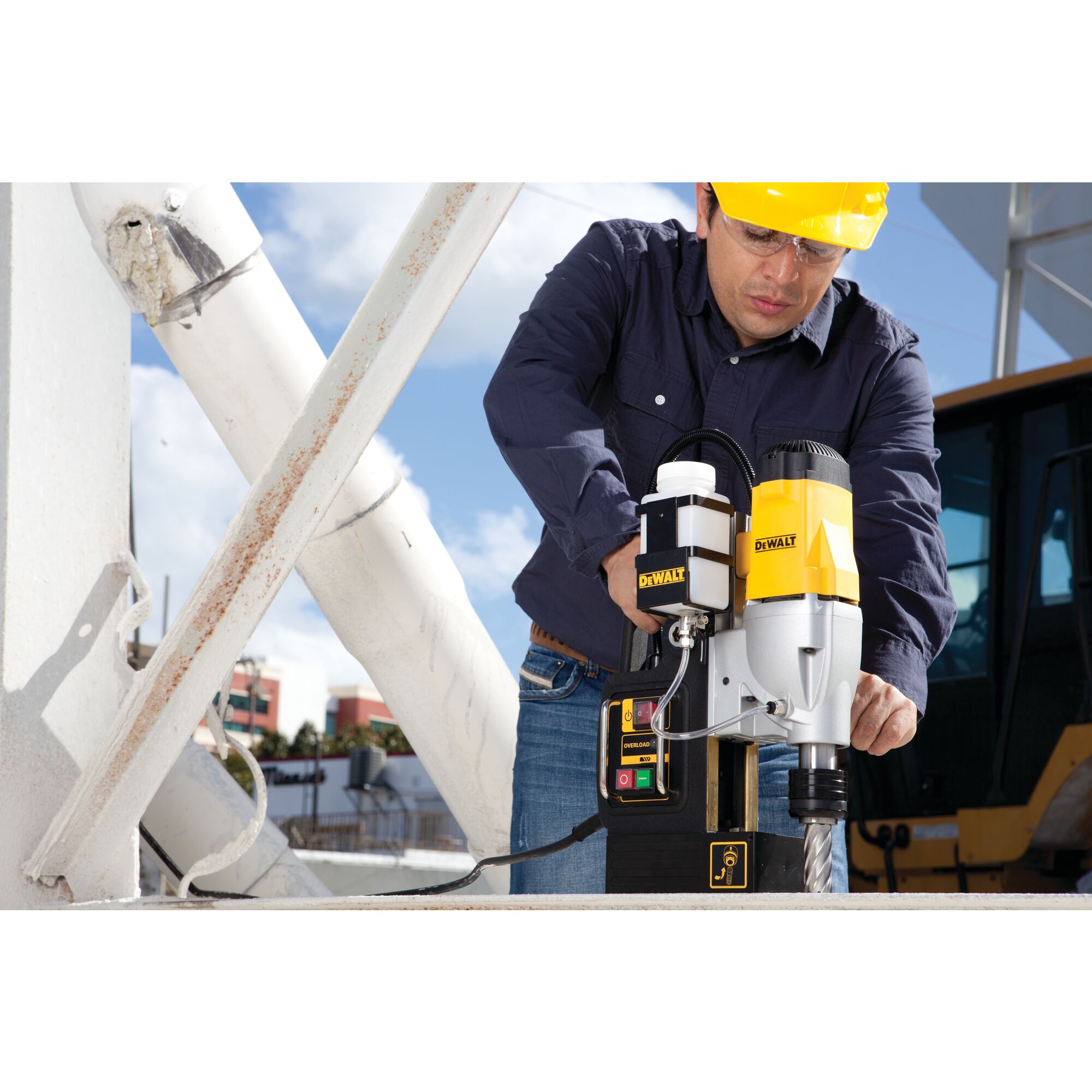 Dewalt magnetic best sale drill machine