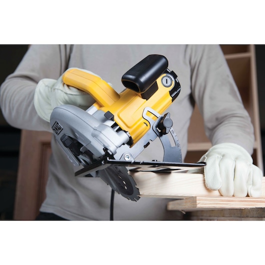 1350 W 184 mm Circular Saw