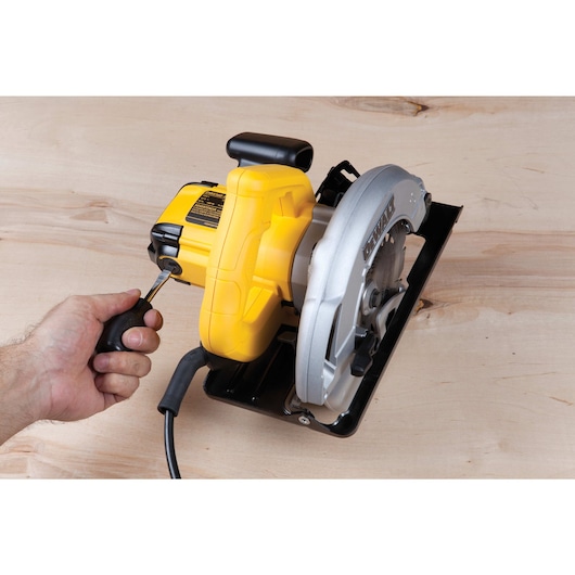 1350 W 184 mm Circular Saw