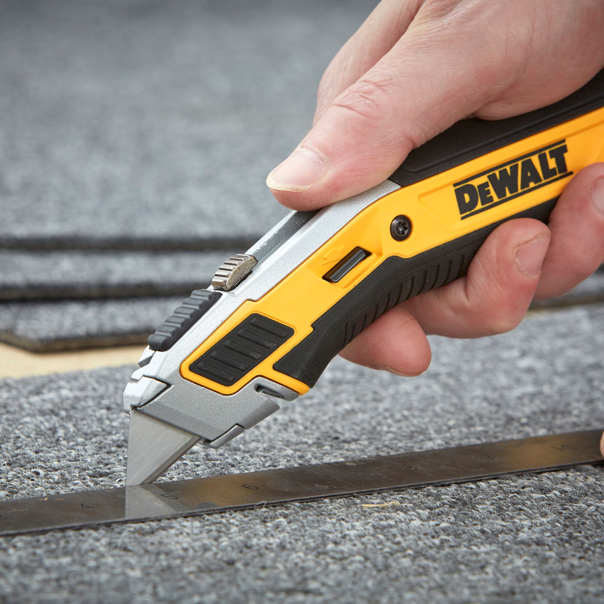 Premium Retractable Utility Knife DEWALT