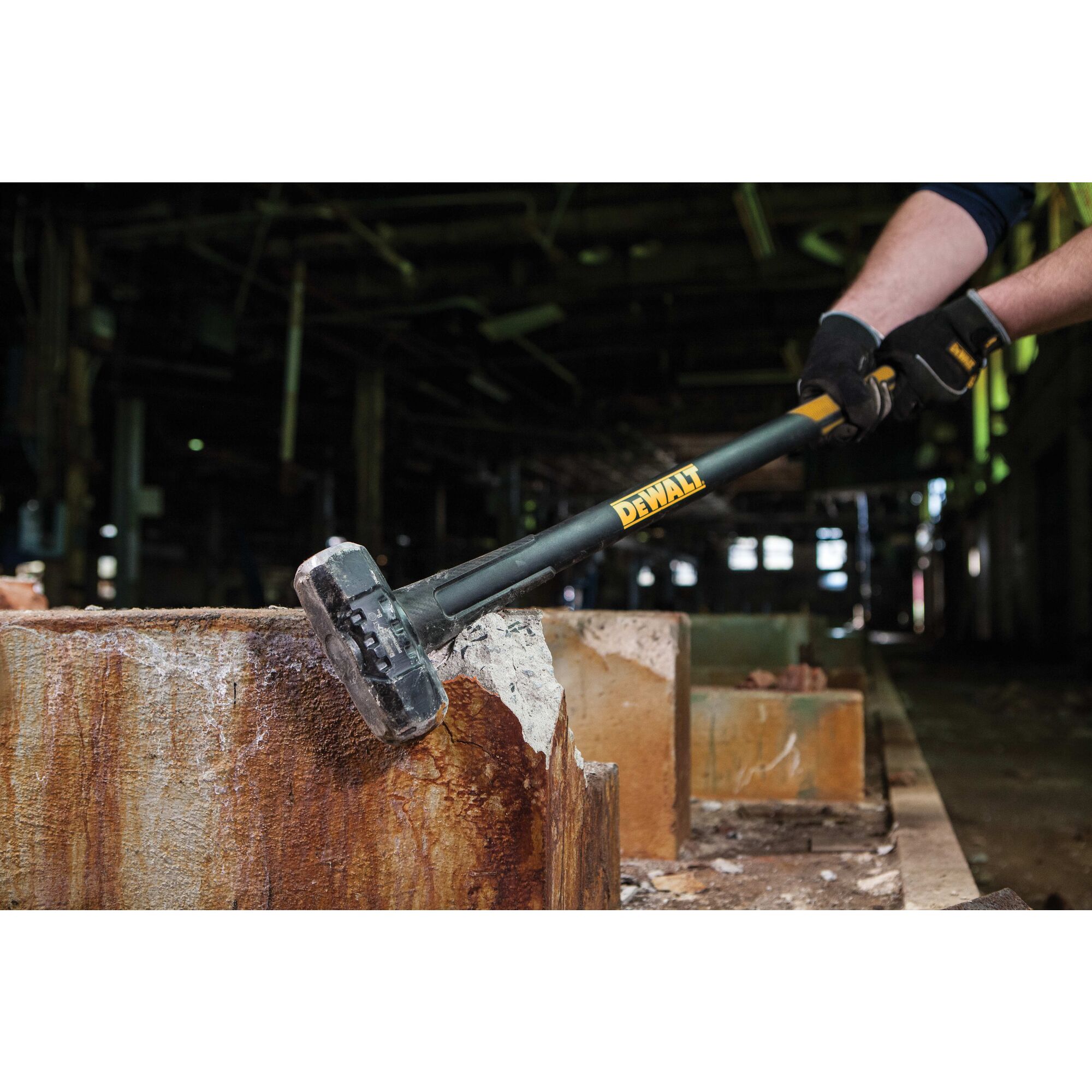 10 lb. EXOCORE™ Sledge Hammer | DEWALT