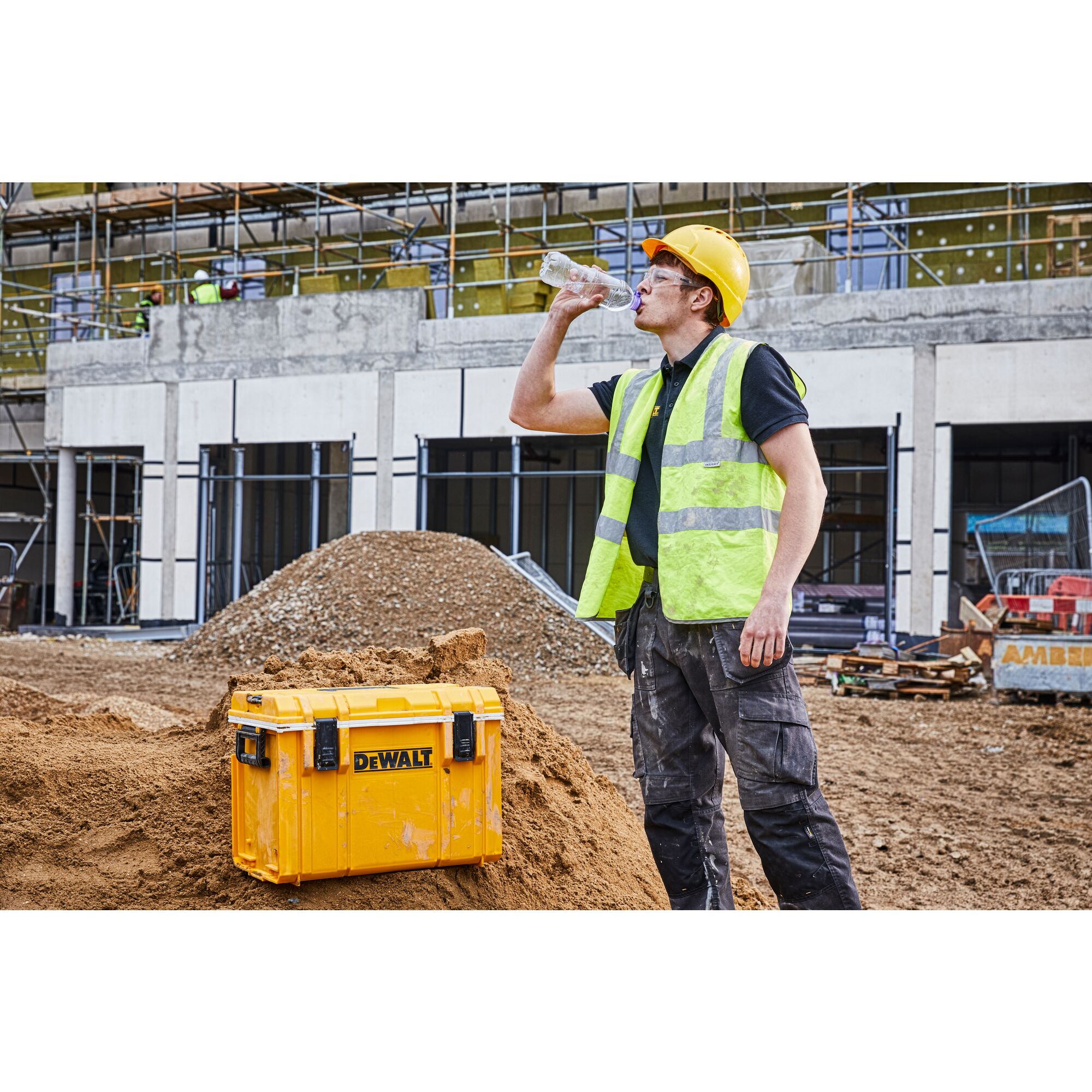 TOUGHSYSTEM® DS404 COOLER | DEWALT