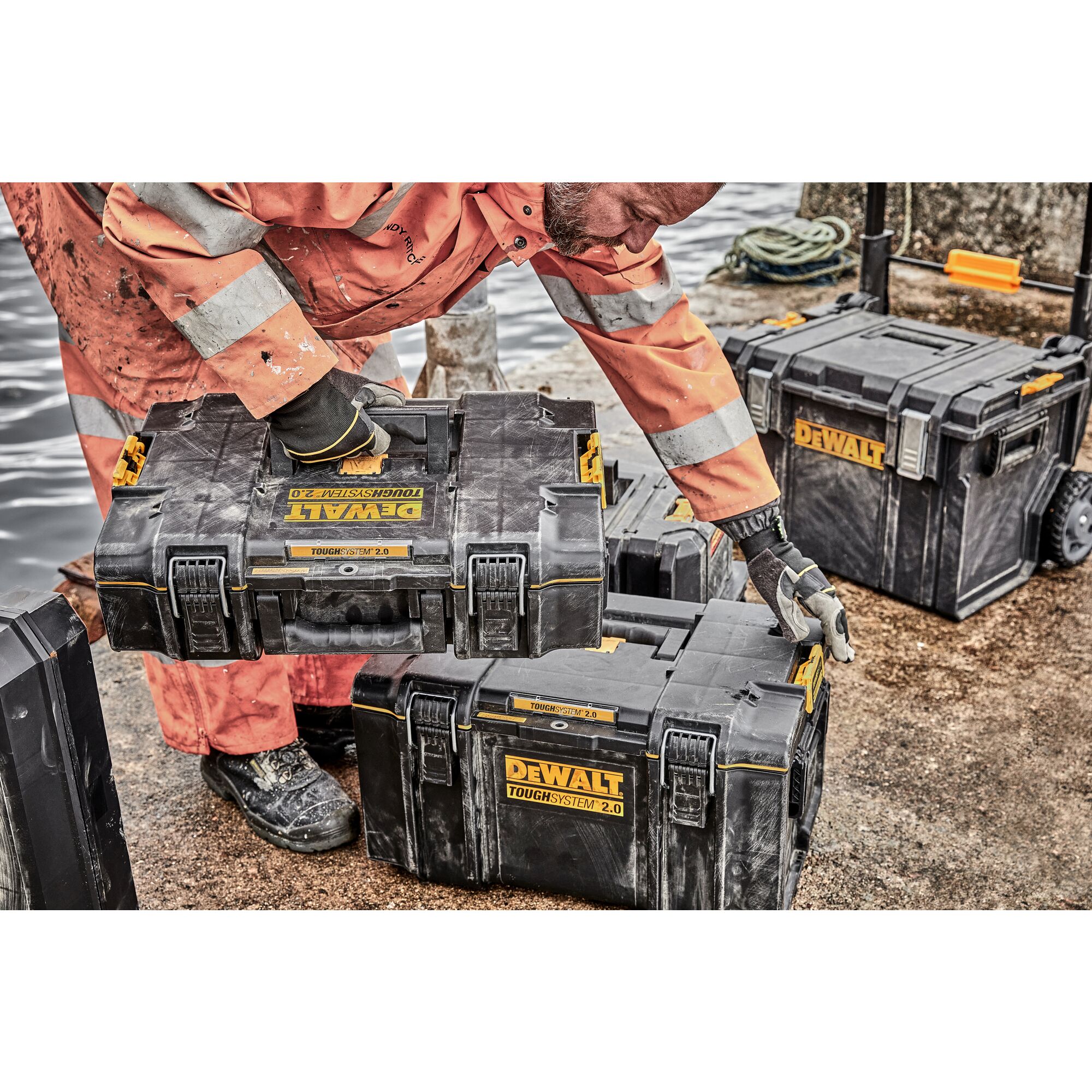 TOUGHSYSTEM® 2.0 - DS166 Shallow Box | DEWALT
