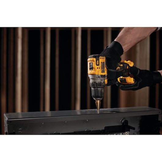 12V MAX Brushless Drill Driver with 2.0Ah Battery