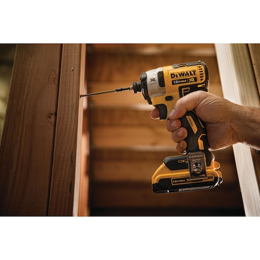 18V XR Brushless Impact Driver - 2 X 2Ah