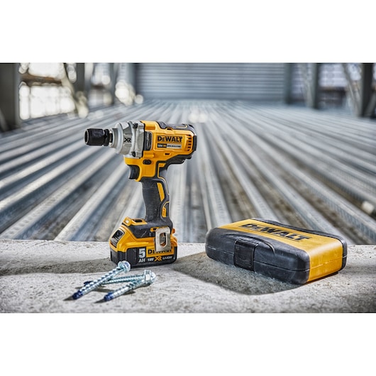 18V XR Compact High Torque Impact Wrench