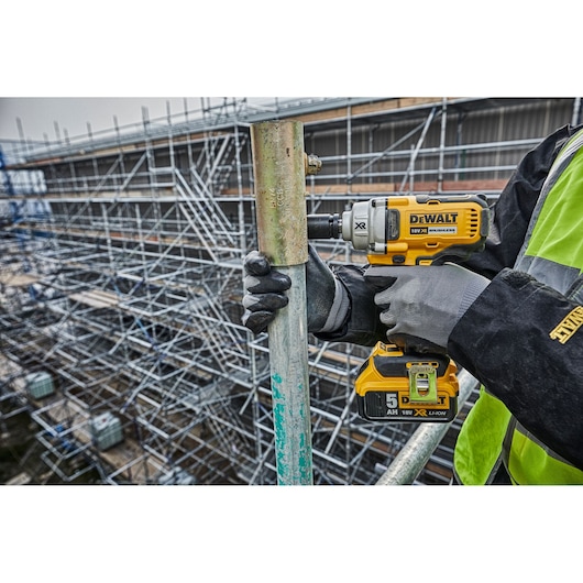 18V XR Compact High Torque Impact Wrench