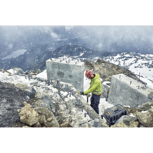 60V MAX FLEXVOLT 5-inch Angle Grinder with Trigger Switch (9Ah Batteries)