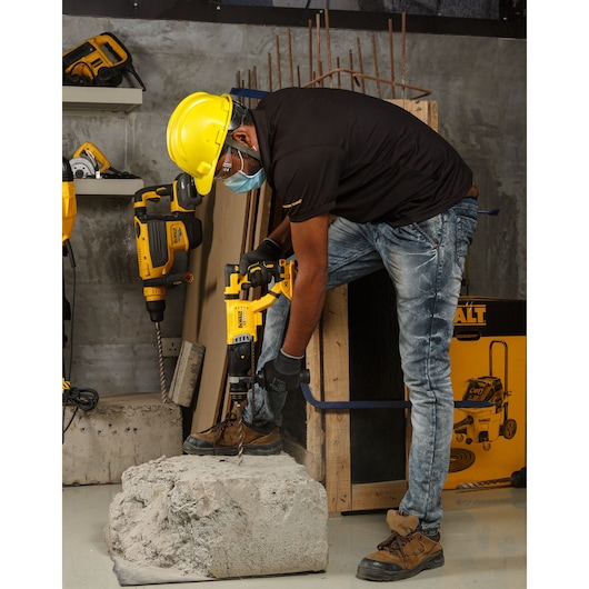 20V MAX Brushless 3-Mode 28mm SDS-Plus Cordless Hammer (5Ah Batteries)