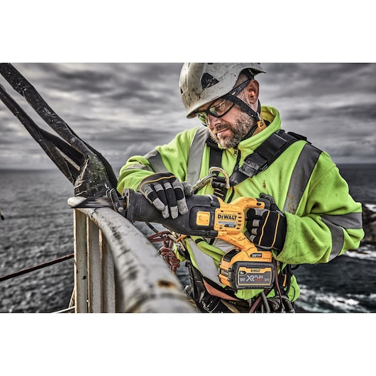 60V MAX FLEXVOLT Reciprocating Saw (9Ah Batteries)