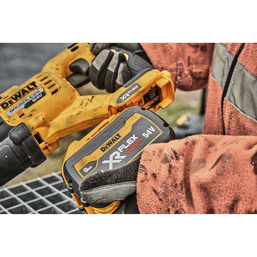 60V MAX FLEXVOLT Reciprocating Saw (9Ah Batteries)