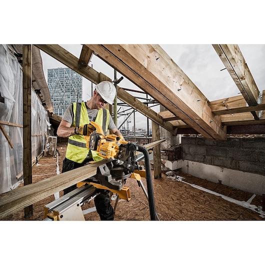 54V XR FLEXVOLT 216mm Mitre Saw - 2 x 6Ah