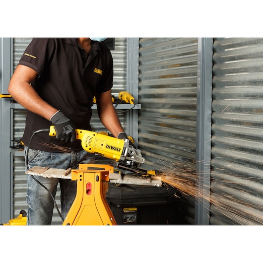 2200W 7-inch Angle Grinder with Trigger Switch