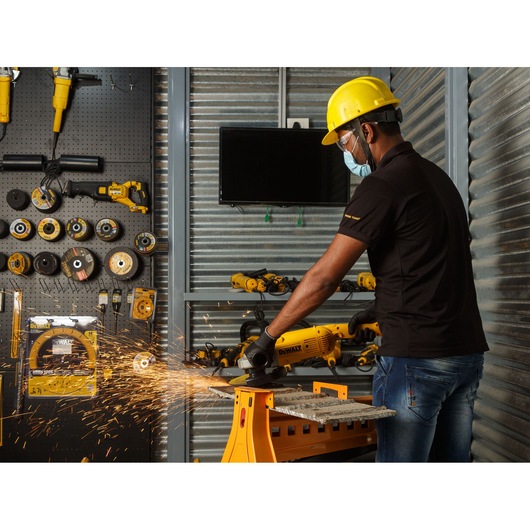 2600W 7-inch Angle Grinder with Trigger Switch