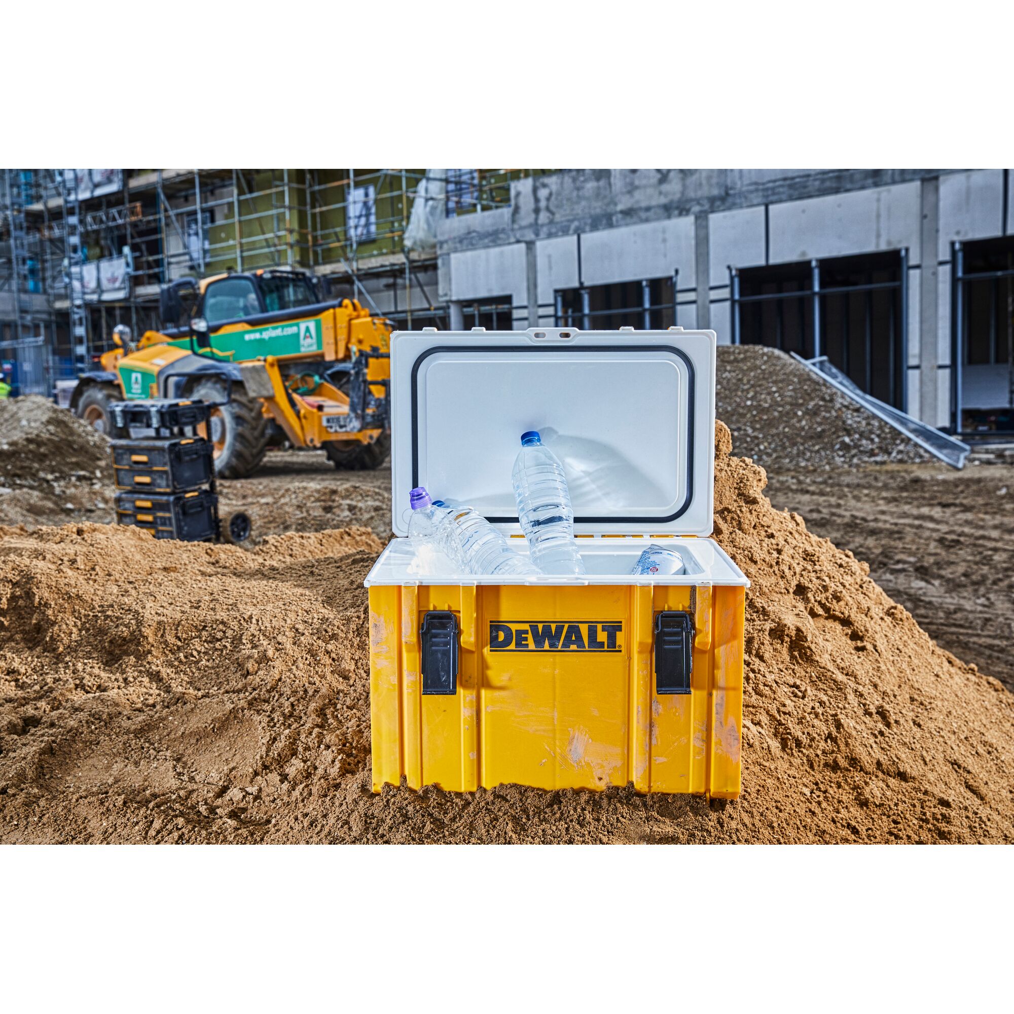 TOUGHSYSTEM® DS404 COOLER | DEWALT