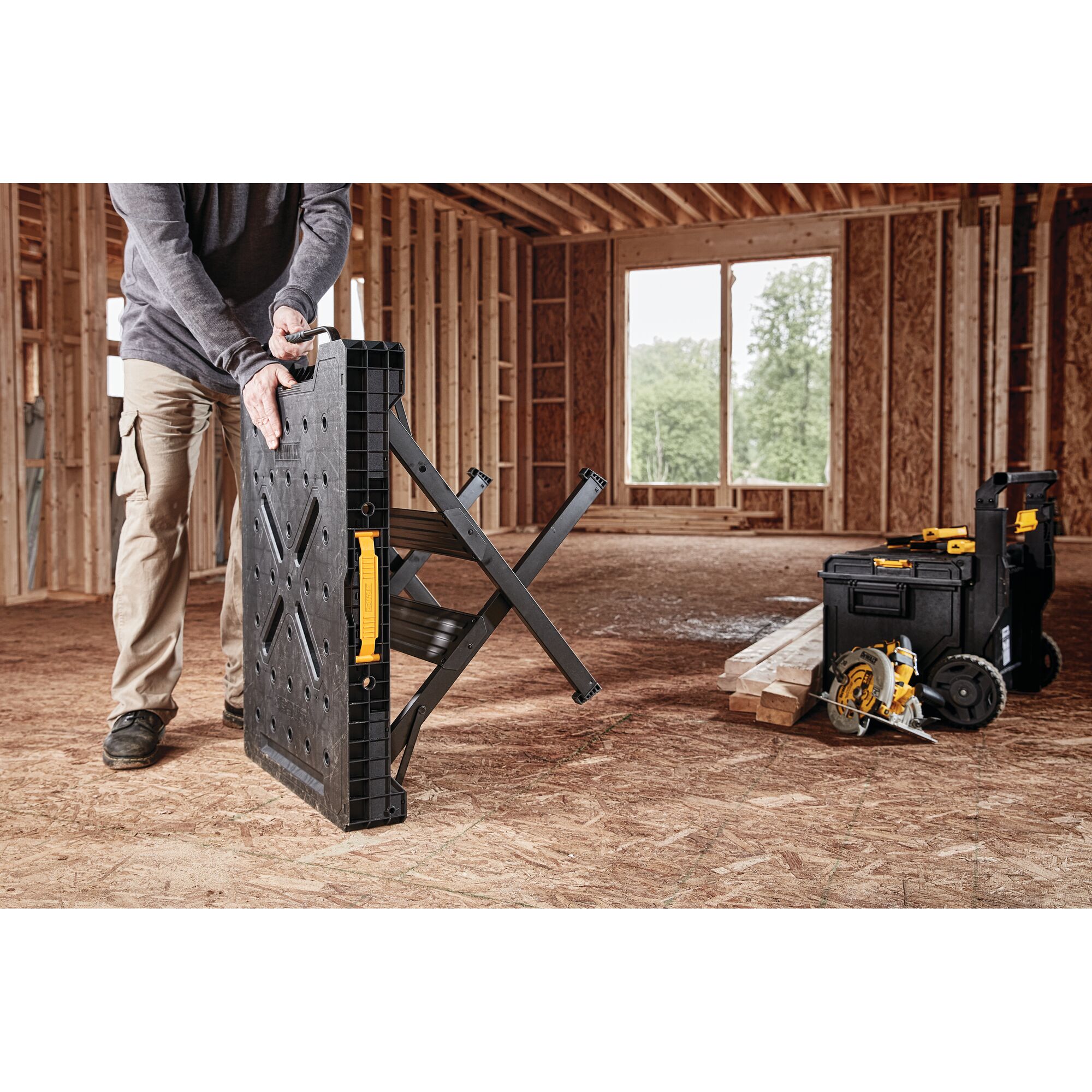 EXP™ress Folding Workbench | DEWALT